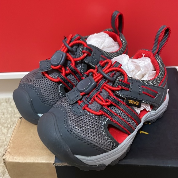 Teva NWT baby boy size 4 red and gray manatee sport sandals. - Picture 3 of 7